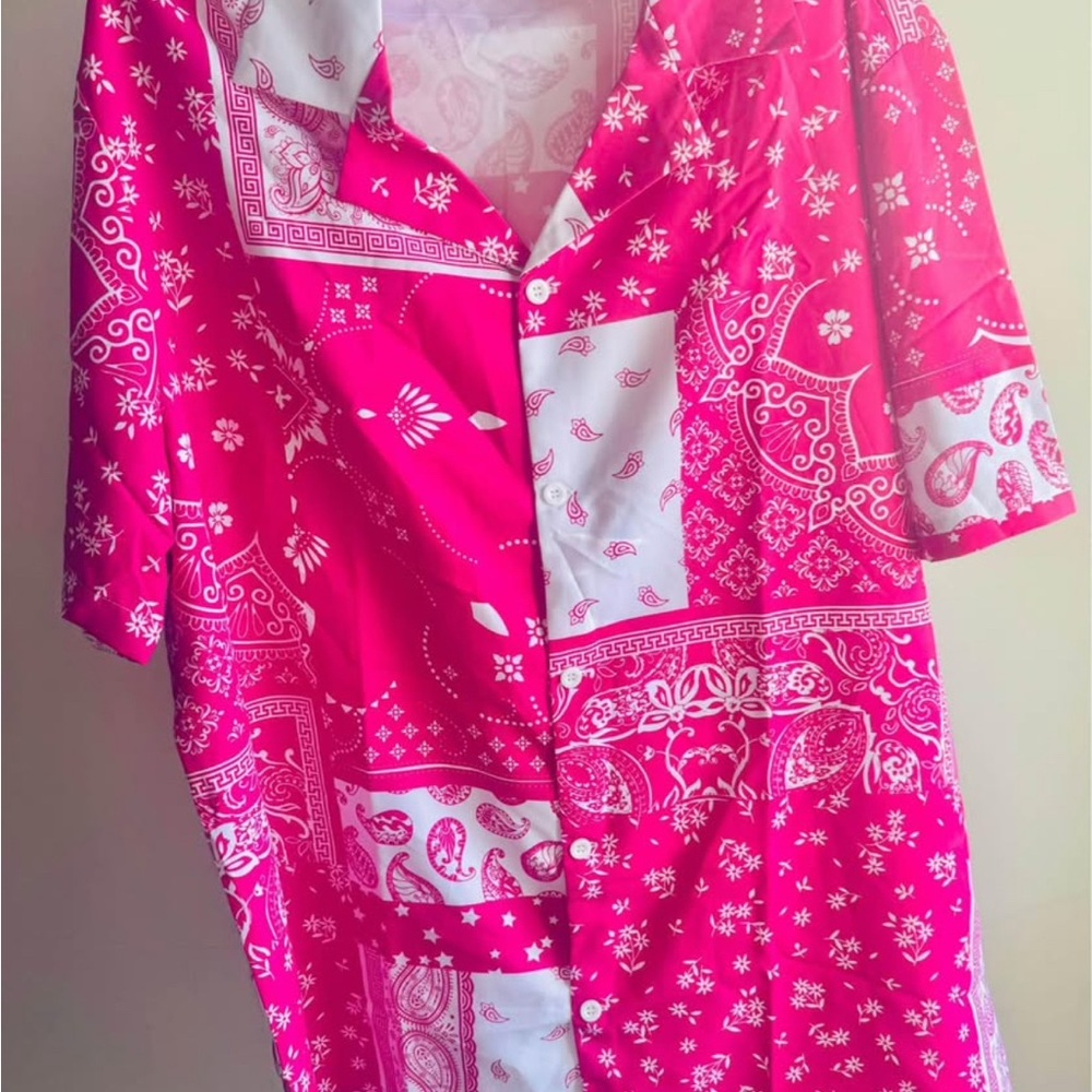 Men’s new hot Pink paisley shirt with matching shorts with a little bit of white